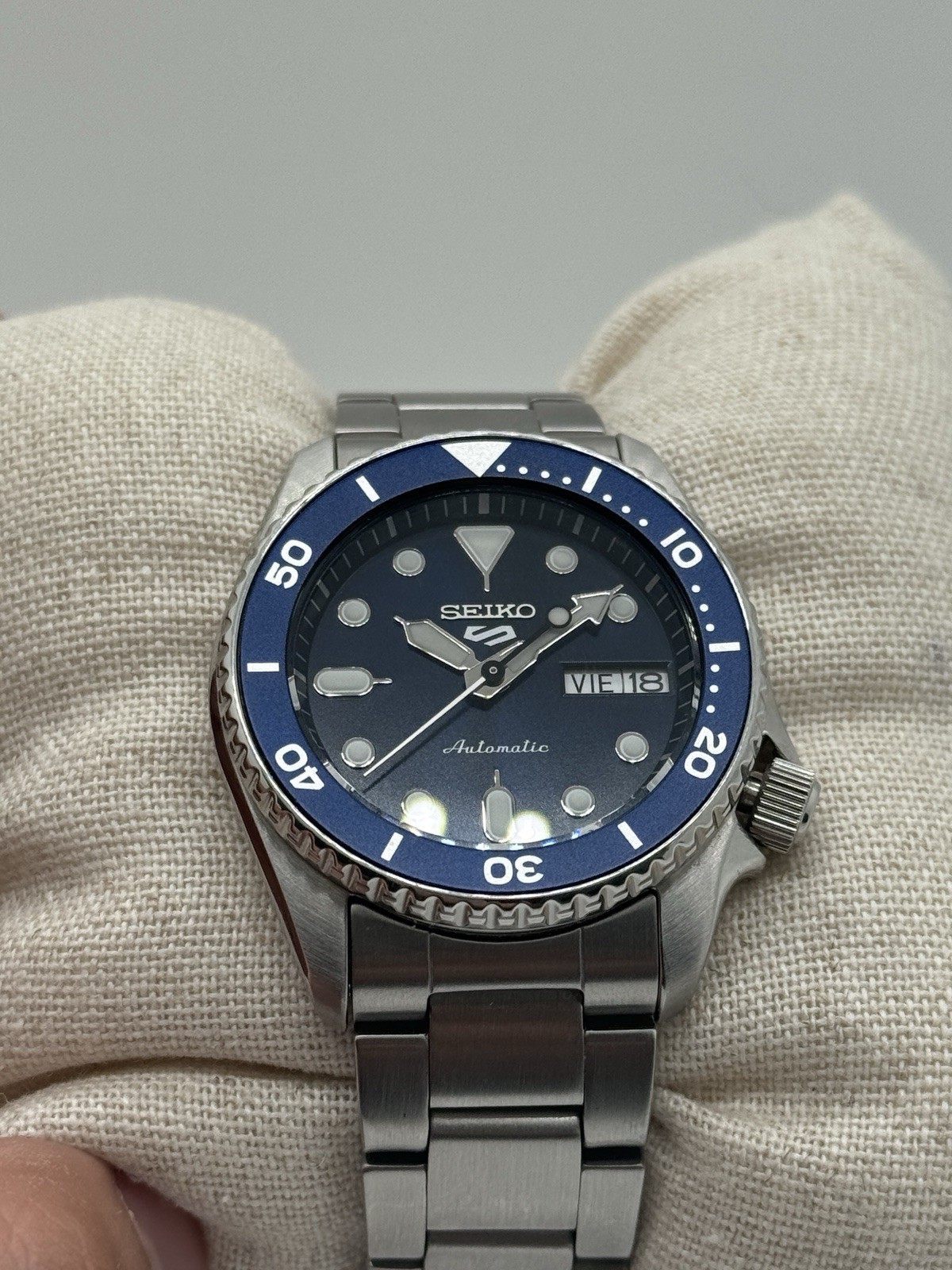 Seiko SRPL77K1 Automatic Diver Blue Dial/Bezel Steel Bracelet Day/Date Box