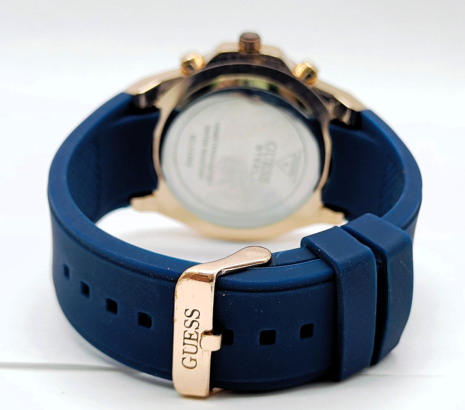 Awesome Guess Chronograph Date Indicator Quartz Analog Men’s Wrist Watch