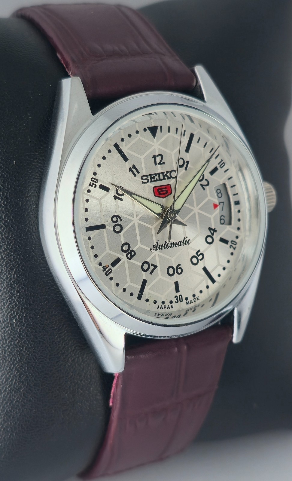 Refurbished Seiko 5 Automatic Silver Dial with Day/Date Men’s Watch | 17 Jewels