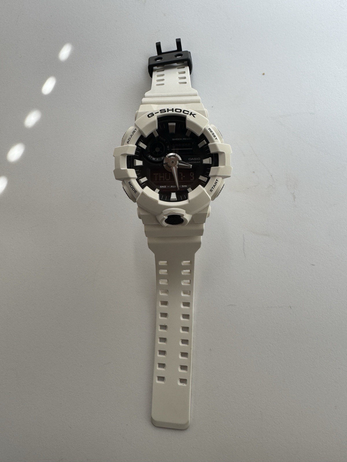 Casio G-Shock GA-700 – White
