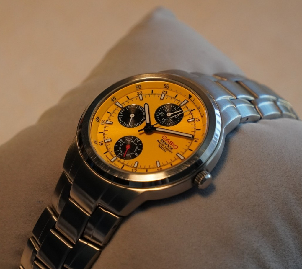 Casio Edifice EF -305-9AV Rare Yellow Dial Steel Bracelet New Battery Working