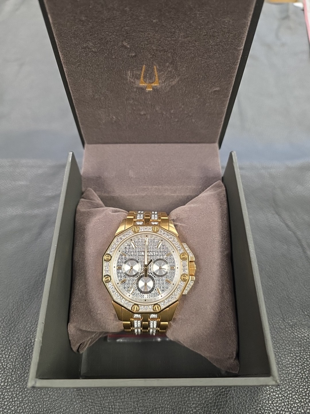 Bulova Crystal Silver Dial Yellow Gold-tone Men’s Watch 98C126 With Extra Links