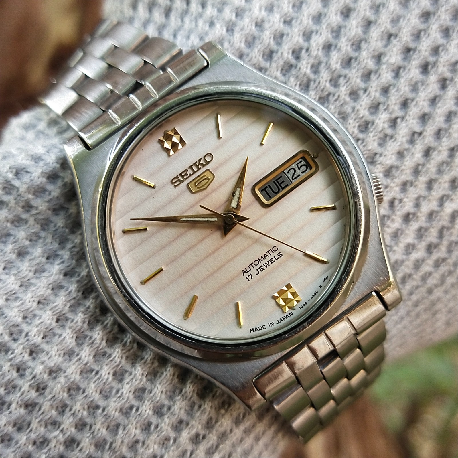 Vintage Seiko 5 7009-3171 Sunburst Dial Automatic 17 Jewels For Men’s