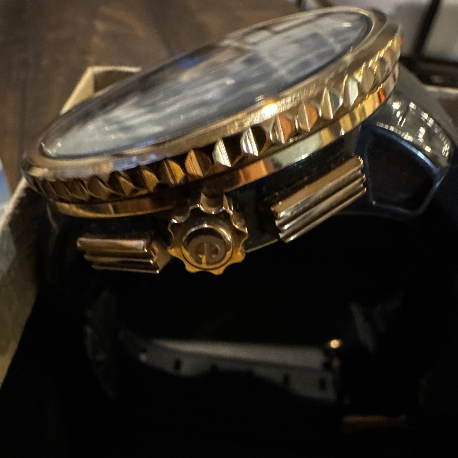 Tendence Gulliver Chronograph Quartz Black Rubber Band Gold & Black Case 100m
