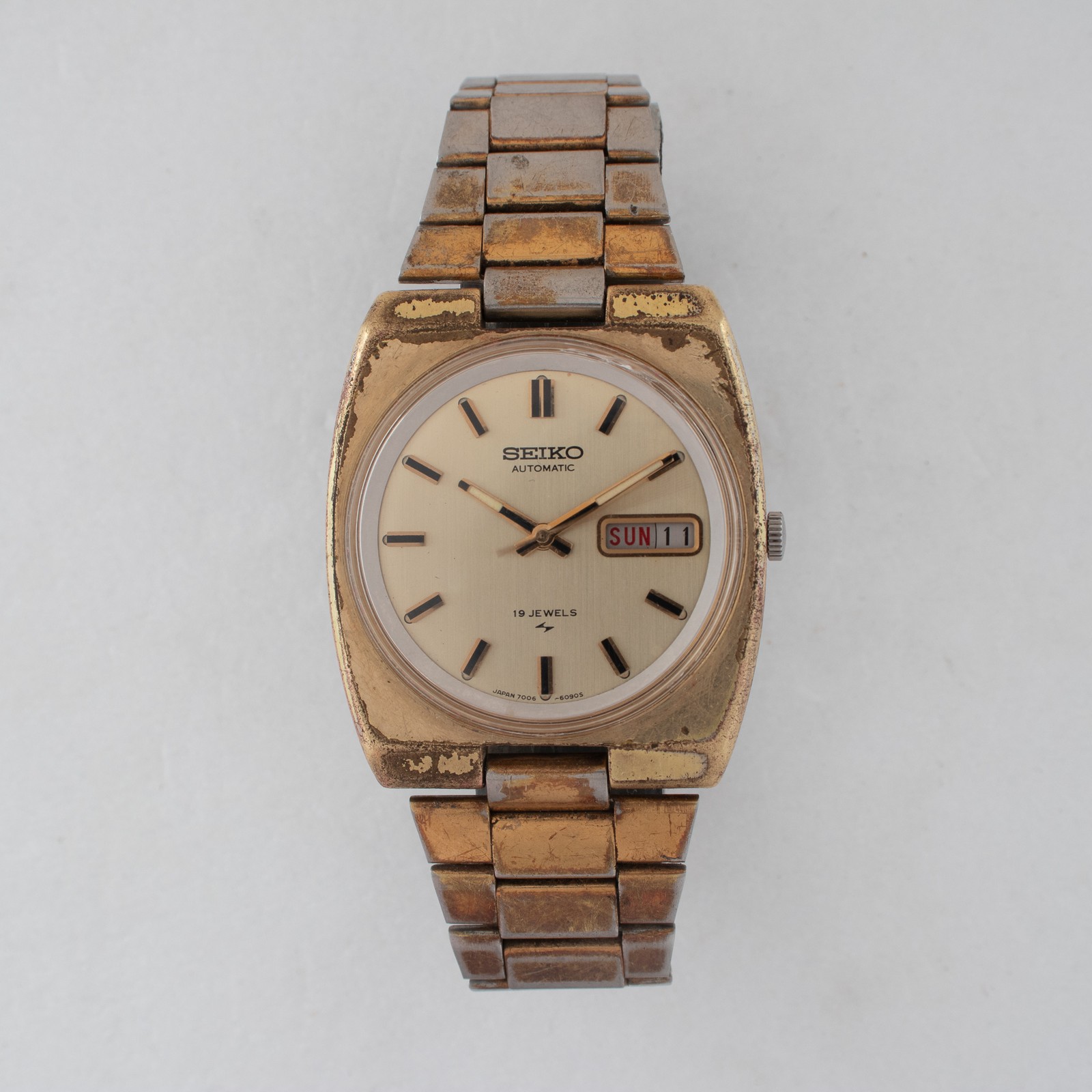 Vintage Seiko Automatic Cushion Case 7006-6000 Champagne Dial 19J Watch 1974