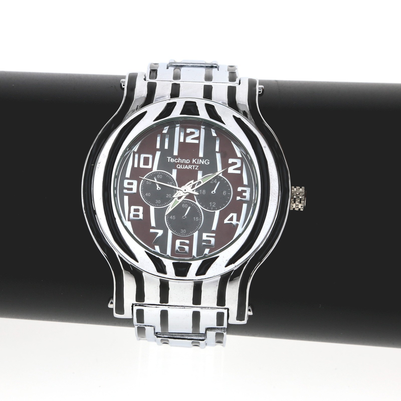 Big Bezel Silver Finish & Black Enamel Chronograph Style Metal Link Band
