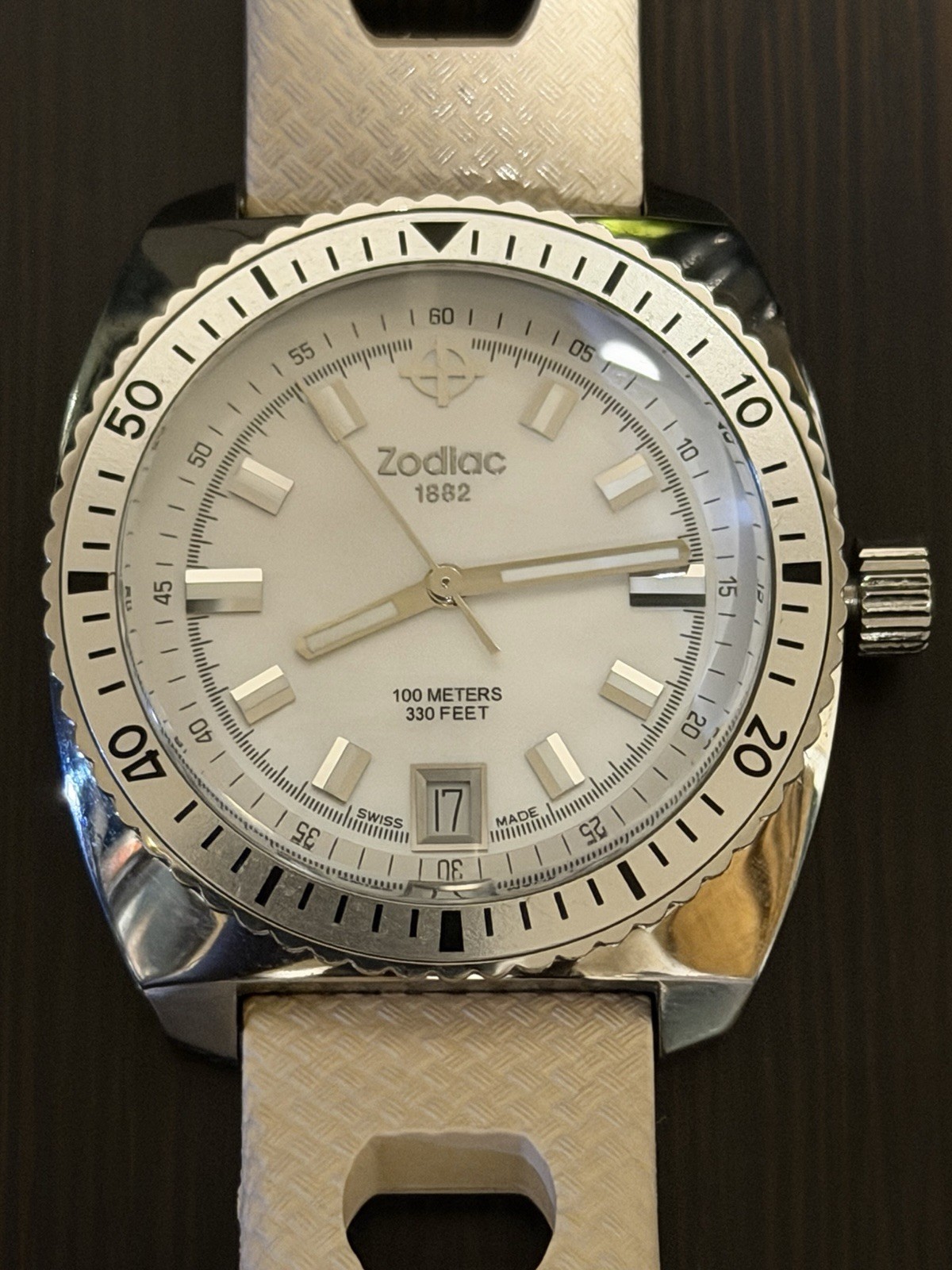 Zodiac Sea Dragon Quartz Wristwatch with White Rubber Strap