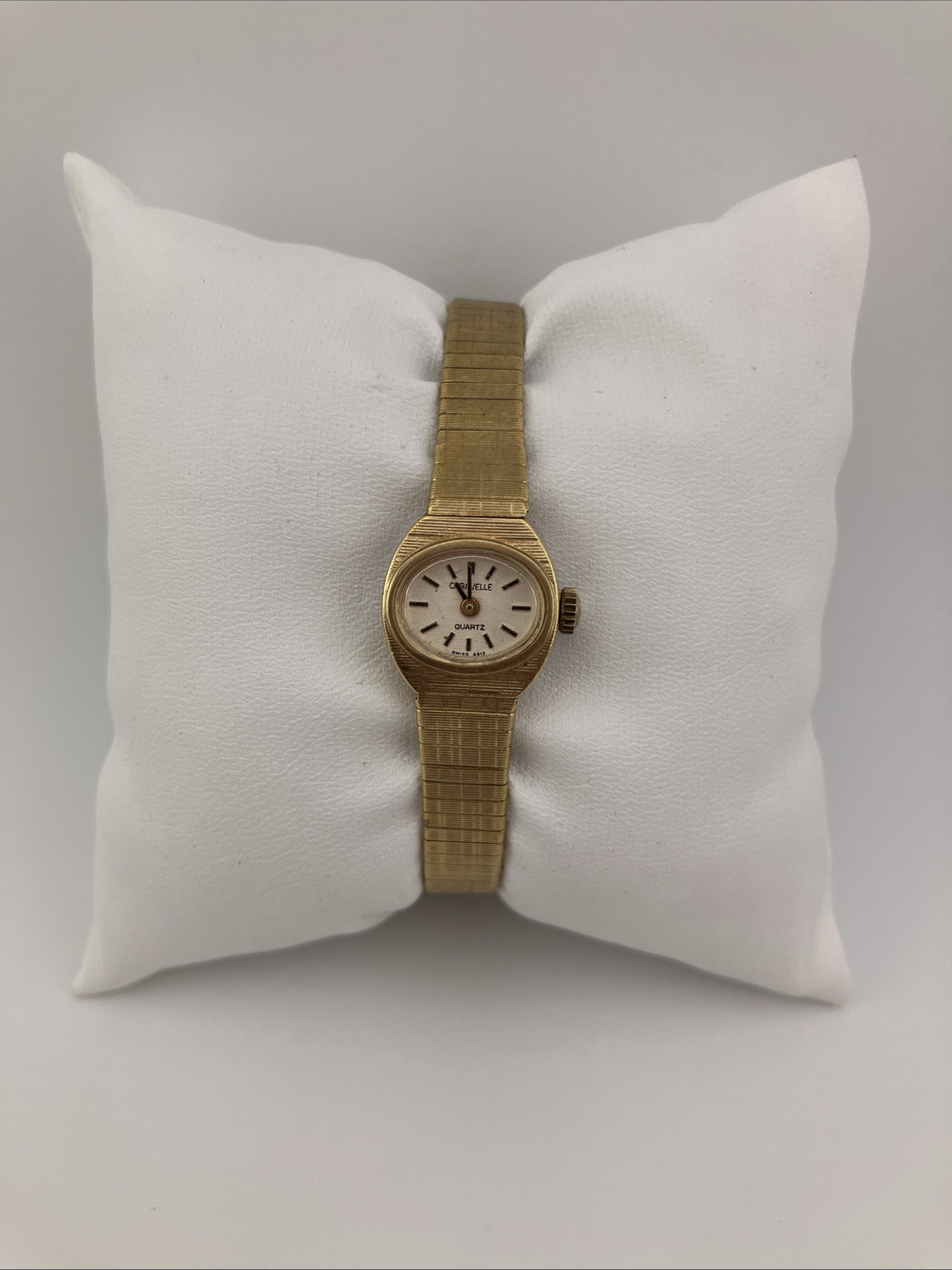 Vtg 1980 Caravelle Ladies 15mm Watch Gold Tone Small Dial Adjustable 8912- RUNS