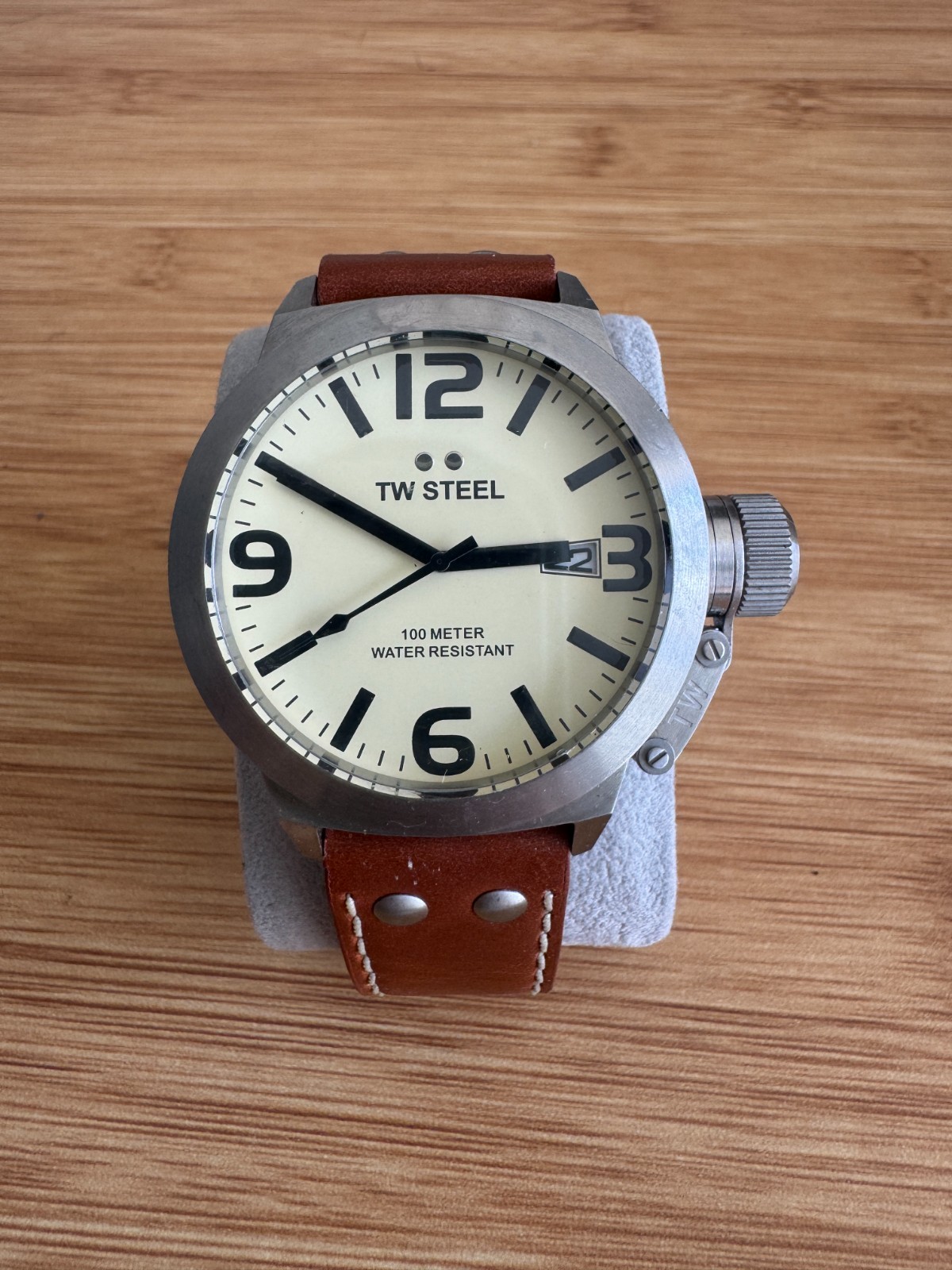 TW STEEL WATCH – 100m | 10 ATM Closure Buckle