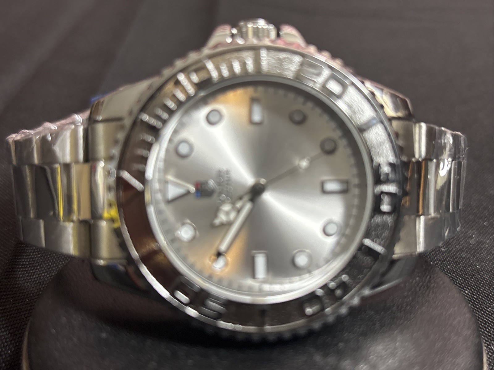 Inv-0266 Mens Watch 30 M Water Resistant Fixed Dial No Date Stainless Steel Band