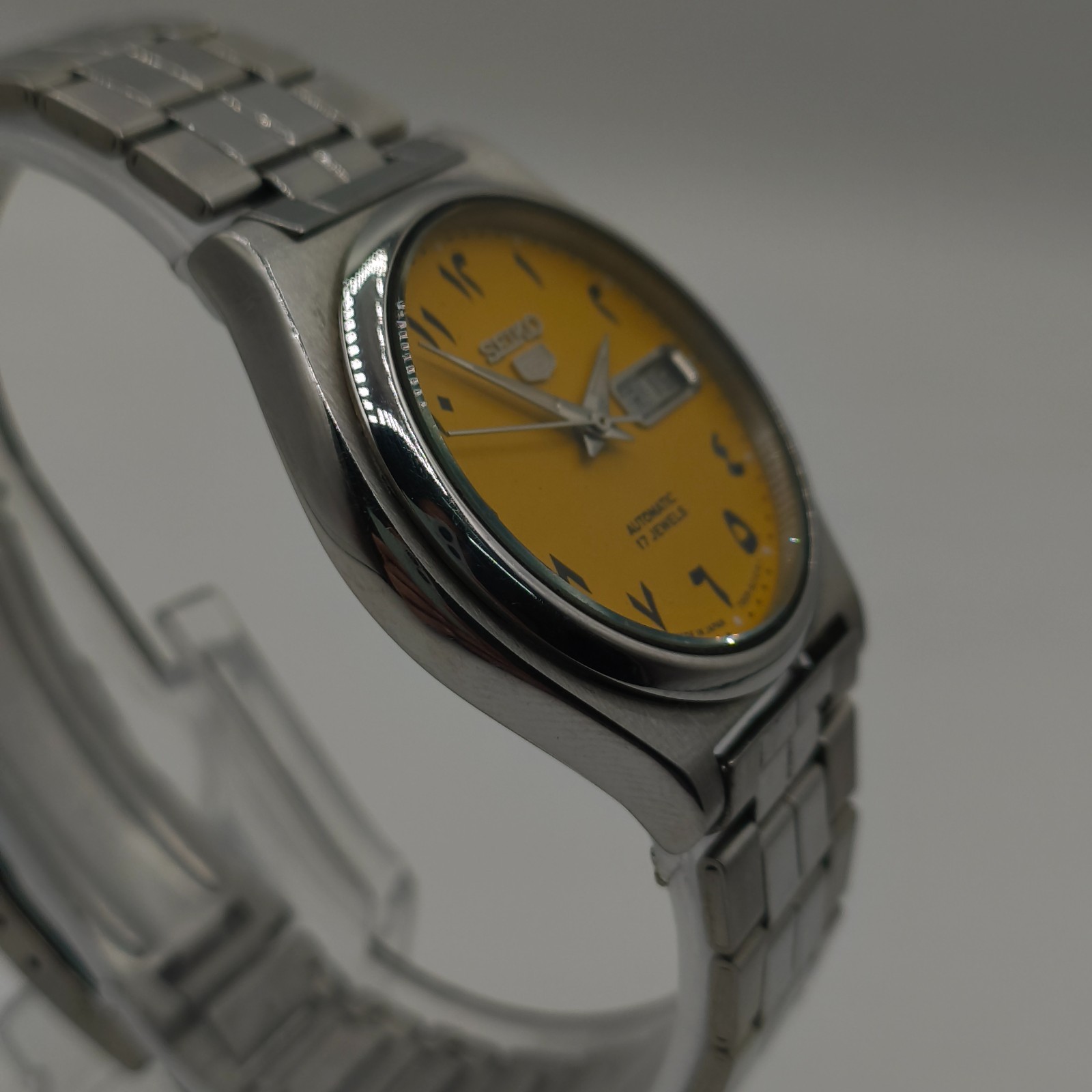 Seiko 5 Arabic Automatic 7009 Men’s Vintage Watch 17 Jewels Yellow Dial – 37mm