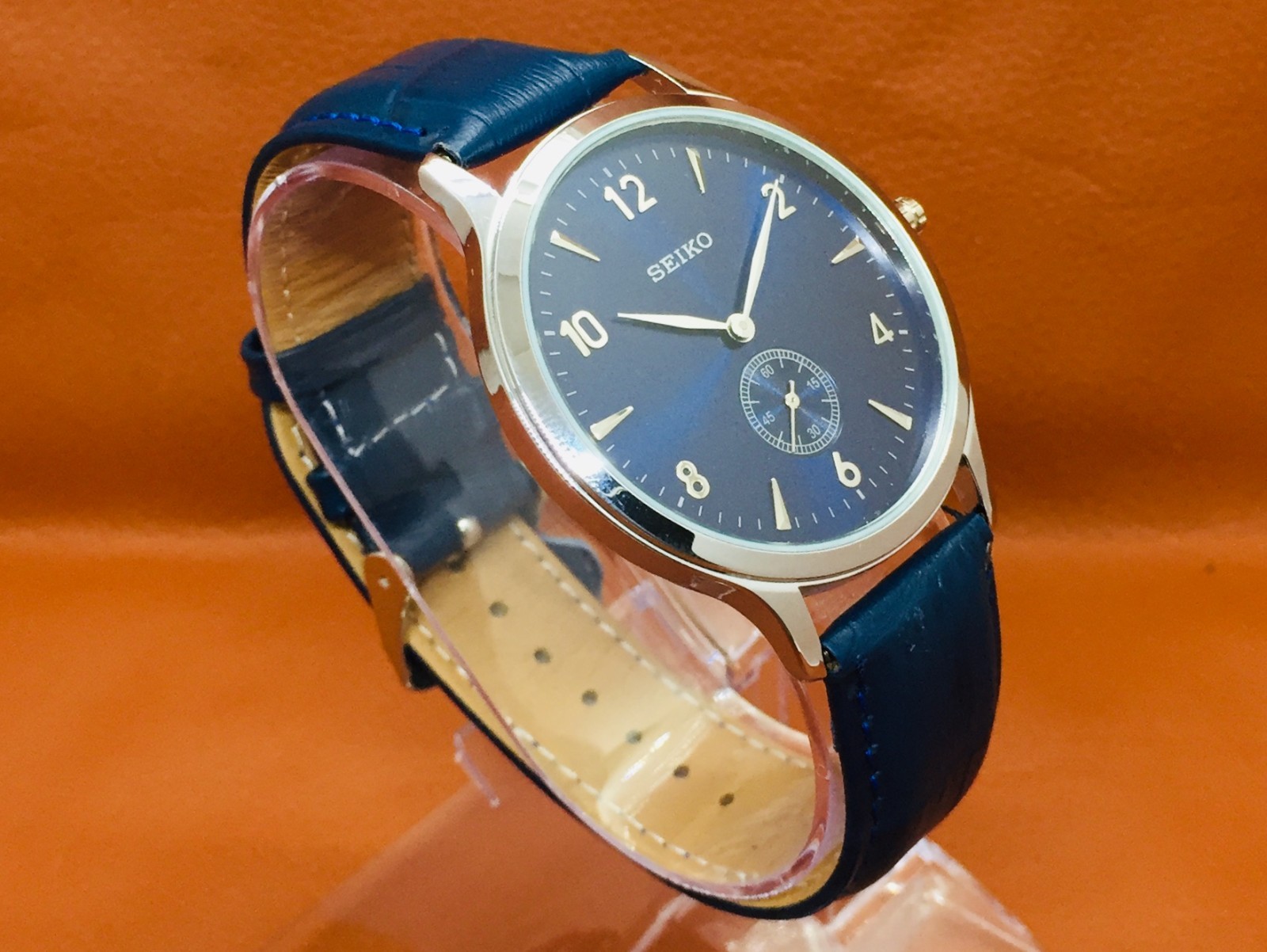 Vintage Seiko Quartz Round Sub Second Blue Dial Blue Leather Band Wrist Watch