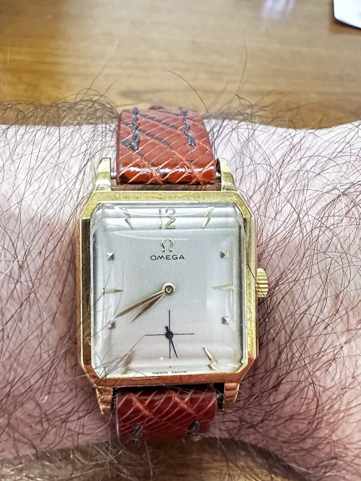 Omega 111071 Men’s 1966 Tank Style Watch 18K – 8.51 gr – Yellow Gold Serviced