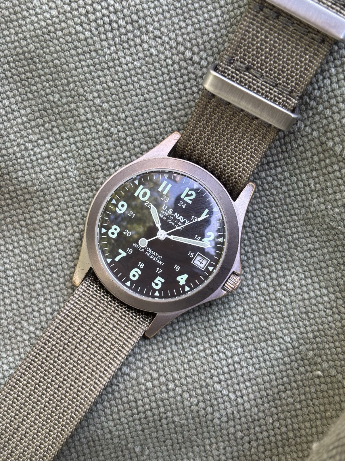Vintage-Style U.S. Navy Men’s Automatic Watch, Date, Luminous