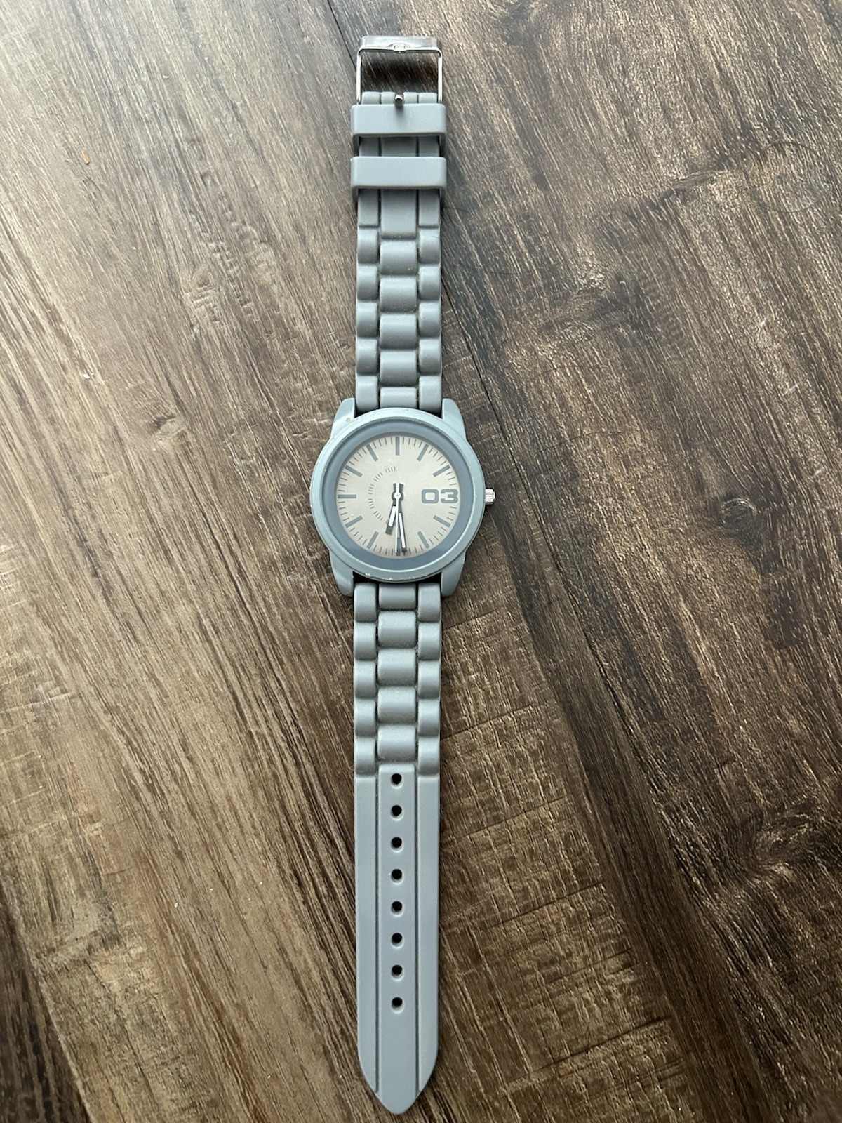 Gray Silicone buckle Strap white face Watch 25mm face – watch works great