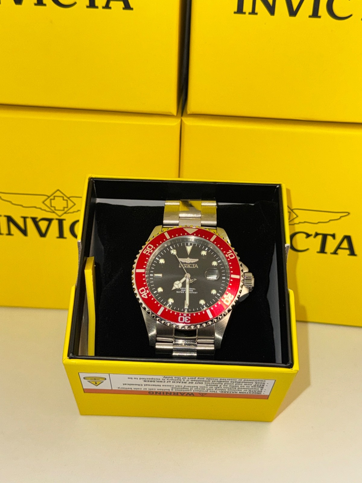 Invicta Pro Diver Men’s Quartz 40mm Black Dial Red Bezel Date 22020