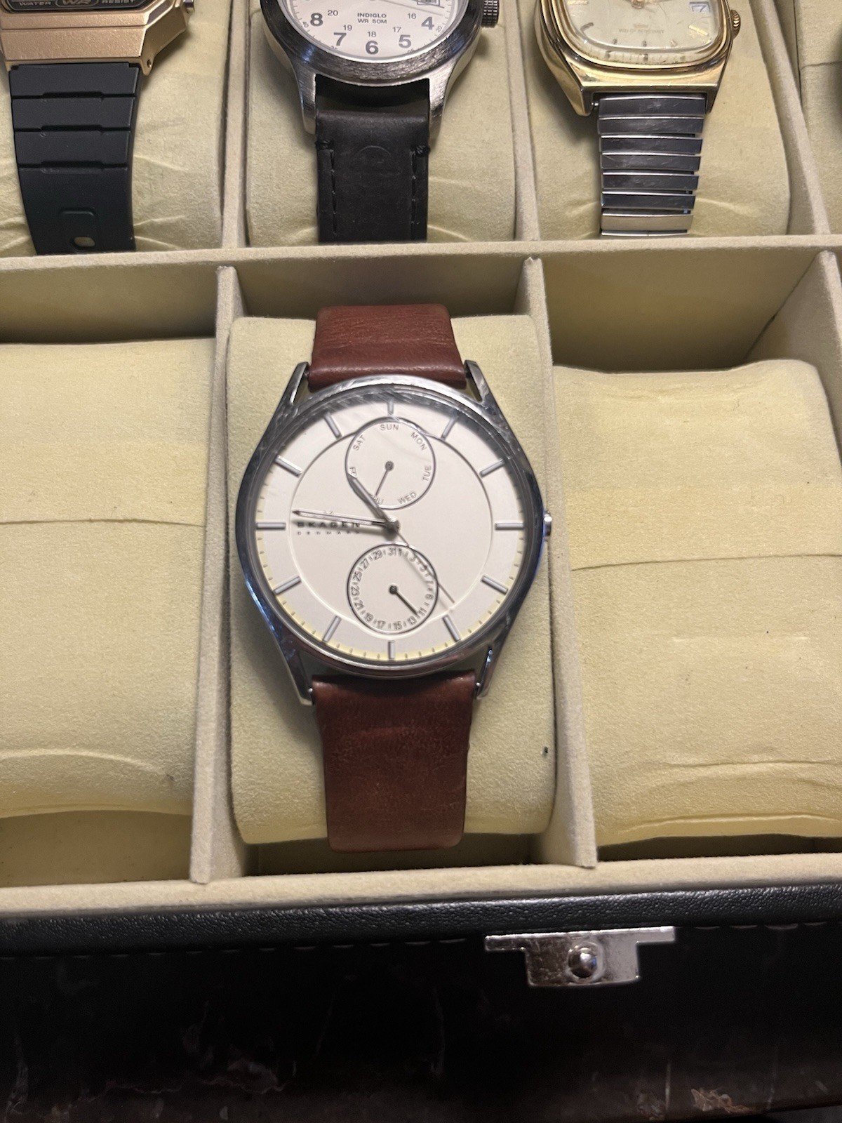 Skagen SKW6138 Quartz Analog Day/Date Watch Brown Leather Strap Silver Case