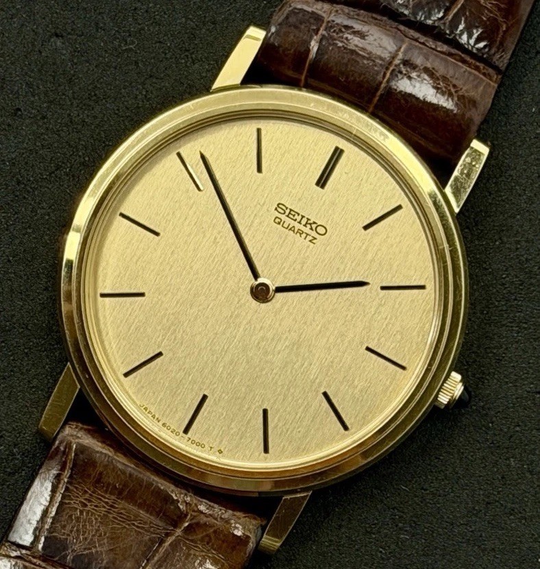 Vtg New 1979 SEIKO SQ Slim (4mm) Men’s 34mm Quartz Watch Gold Case Dial 8 Jewels