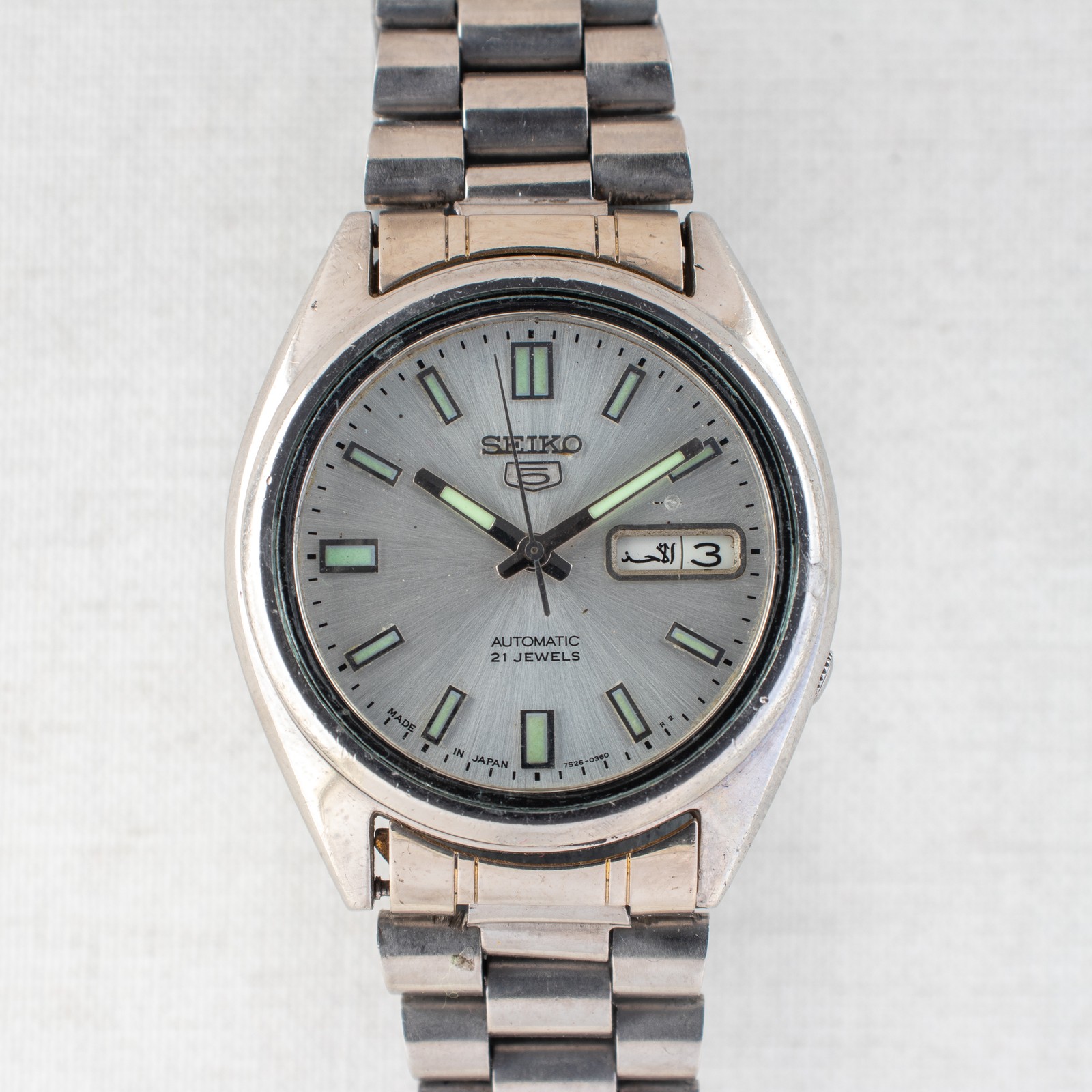 Vintage Seiko 5 Auto Watch Silver Sunburst Dial 7S26-3040 21J Arabic English Day