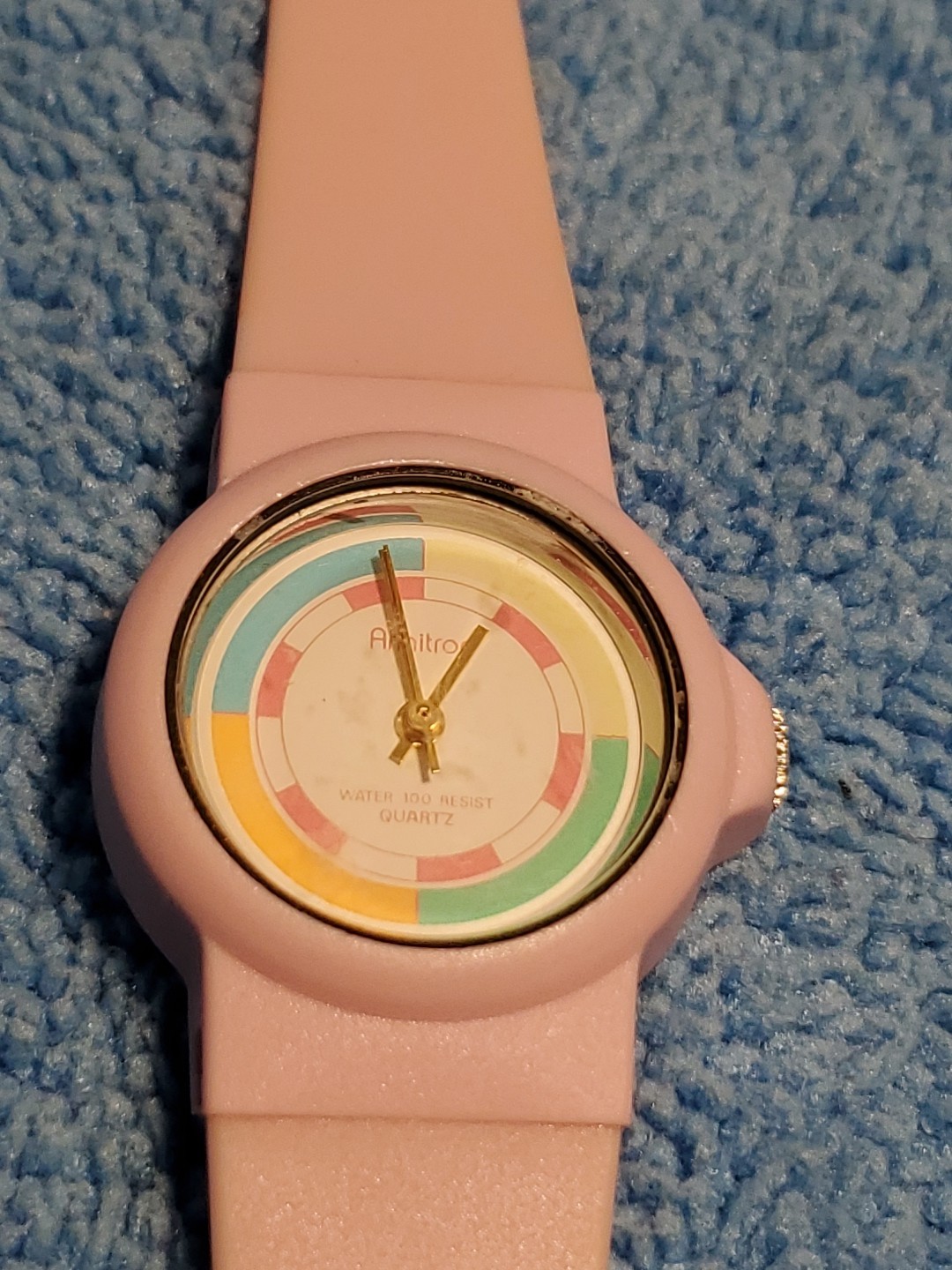 VINTAGE 1980s LADIES QUARTZ AWATCH BY ARMITRON ANALOG WHITE/RED