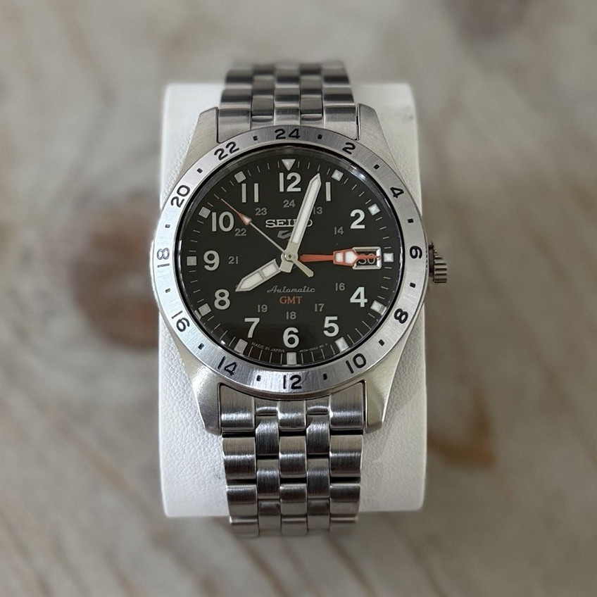 Seiko 5 SSK023 Men’s Automatic GMT Black Dial Stainless Steel Bracelet