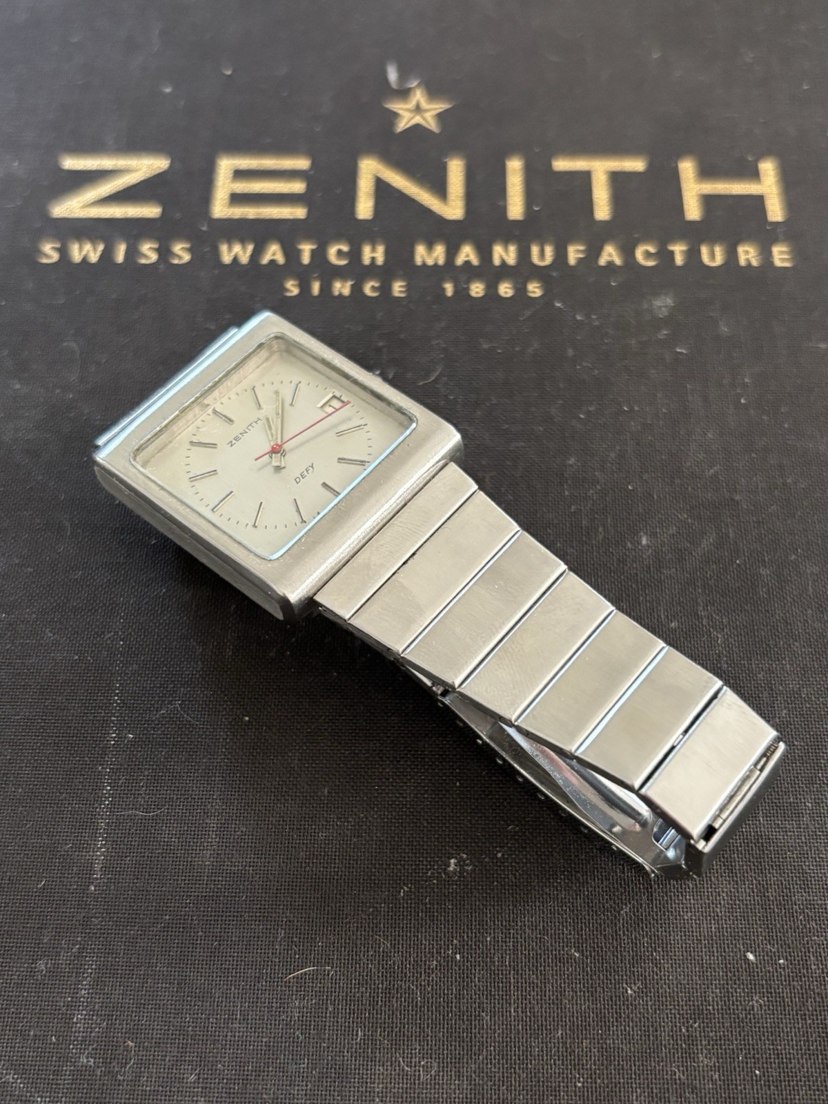 Vintage Automatic Zenith Defy / Surf TV Dial
