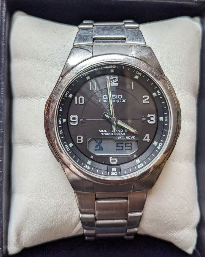 CASIO Waveceptor Radio Solar WVA M600