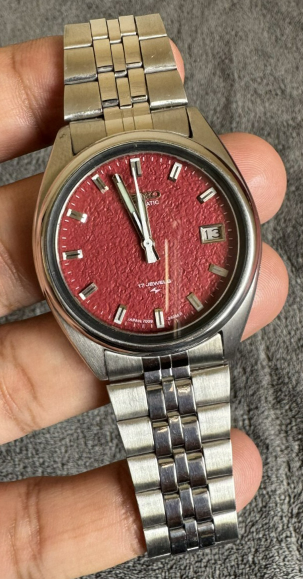 Seiko 5 Automatic 7009-8711 Red Textured Dial 17 Jewels Men’s Vintage Watch