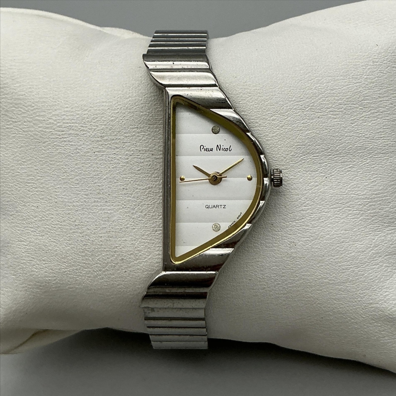 Vintage Pieu Nicol Women Watch 17mm Cresent Moon Silver Tone New Battery 6″