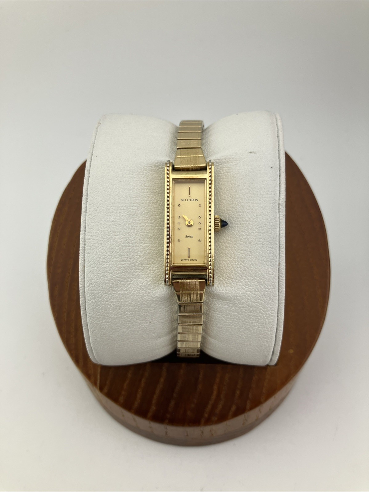 Vtg 1982 Accutron Ladies 11mm Watch Gold Tone Gold Dial Swiss Tank P2 – RUNS