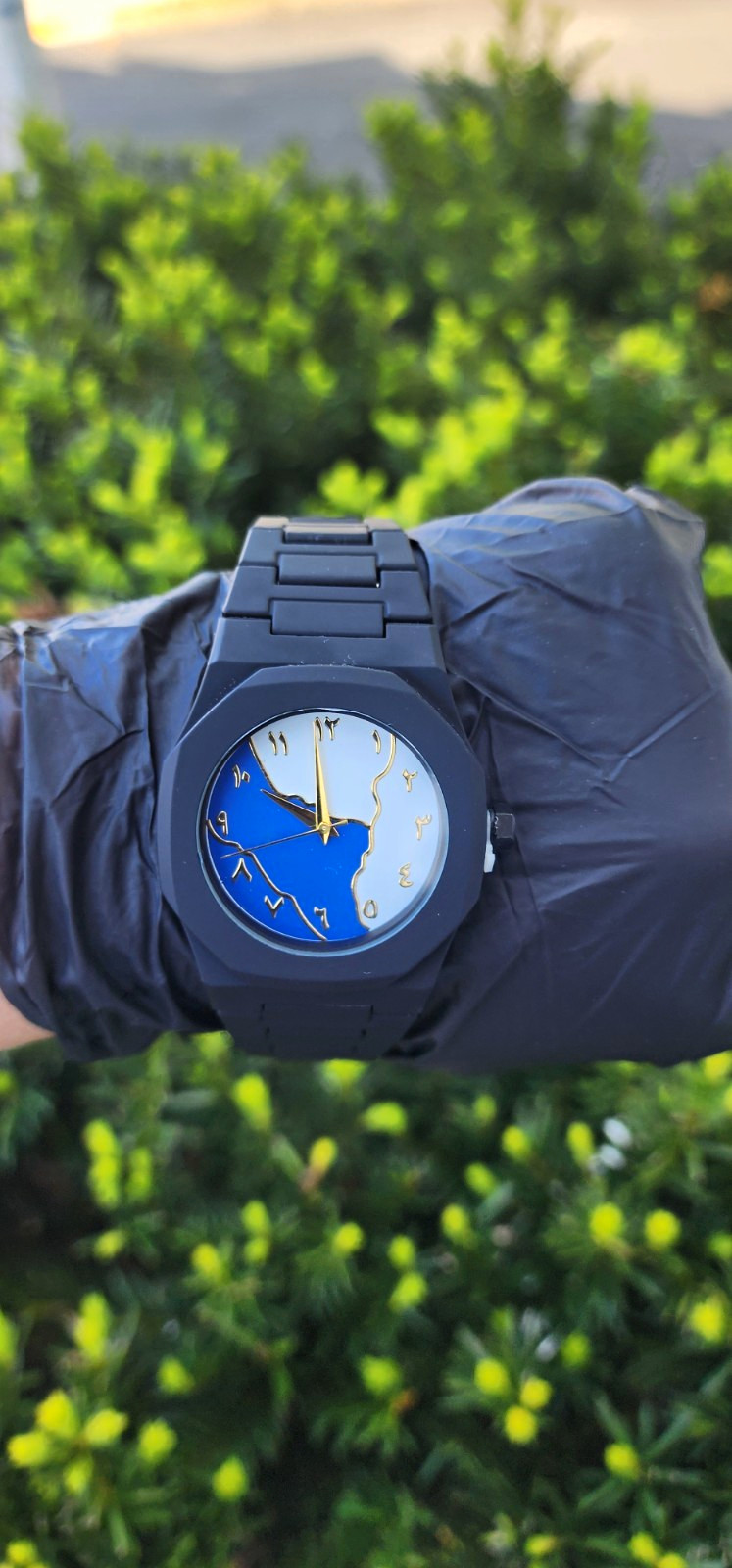 Black Matte Round Analog Quartz Bracelet Watch Blue/White World Map Dial