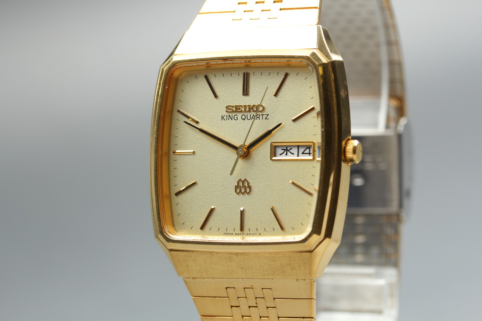 1982 Near MINT SEIKO King twin Quartz 32mm 9443-5020 Gold Dial Men’s Vintage