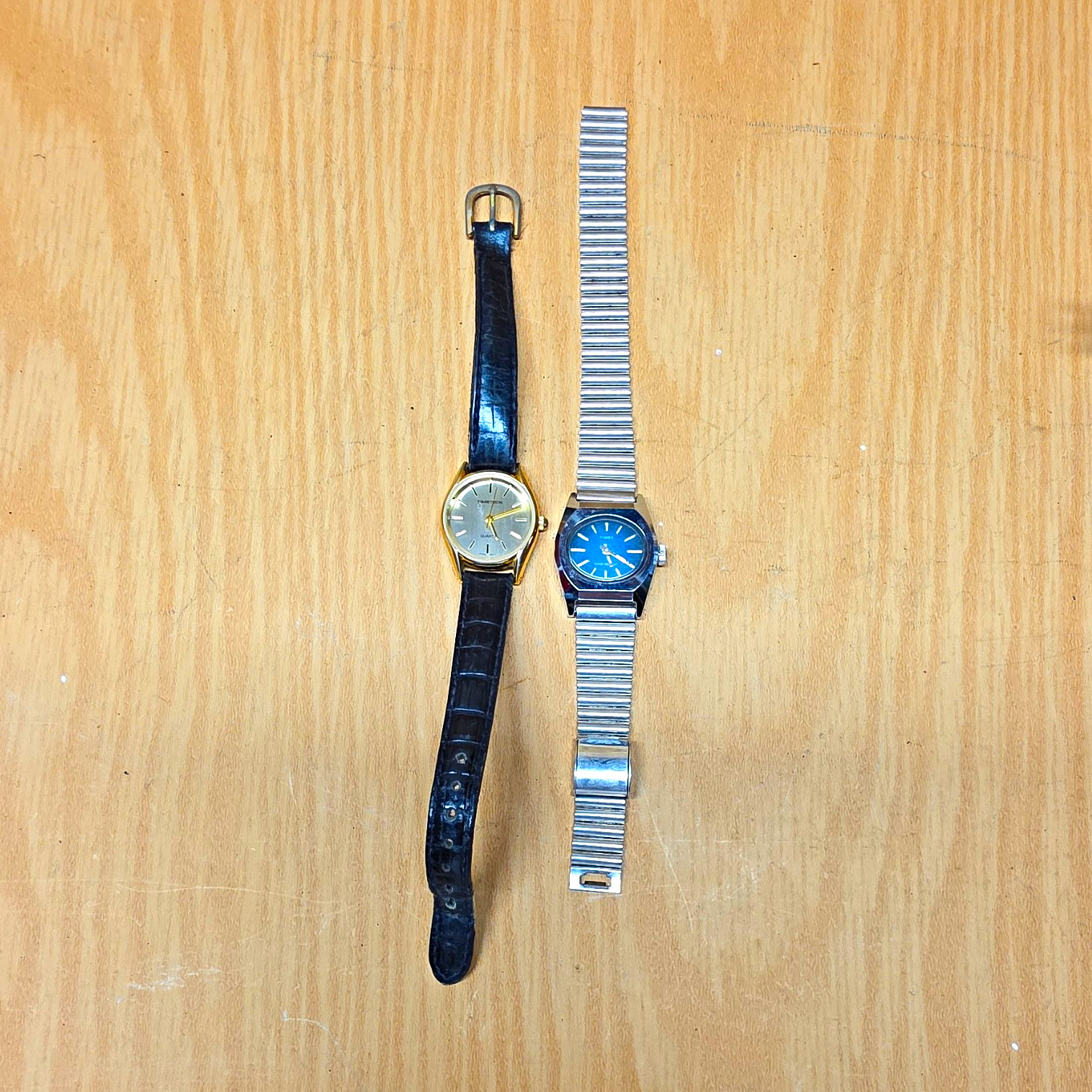 Timex Lot of 2 Quartz Analog Wristwatches Blue/Silver Dial Leather & Bracelet