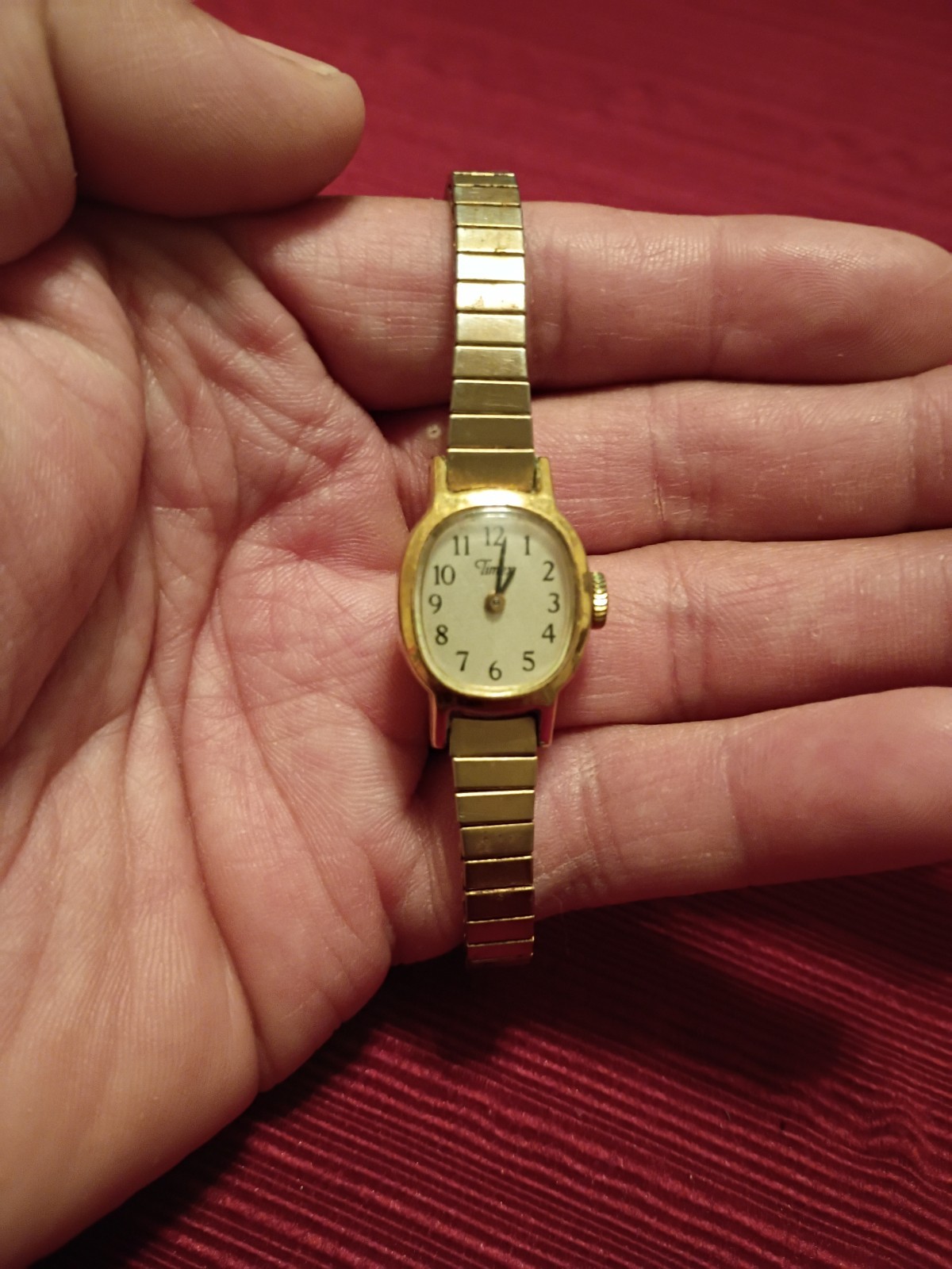 Vintage Timex Women’s Quartz Gold Tone Bracelet White Dial Arabic Numeral- Works