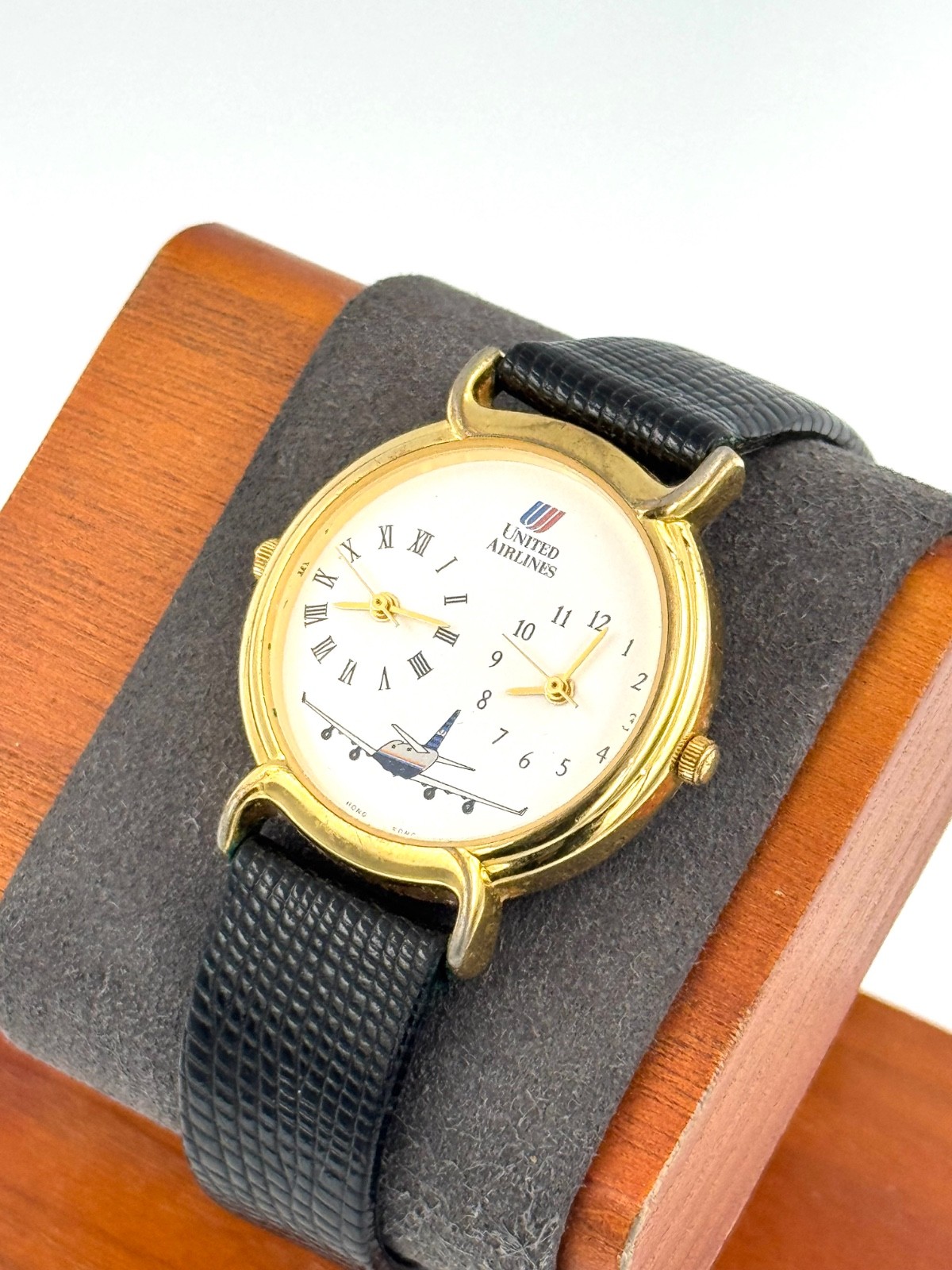 united airline 31mm Unisex Quartz Watch New Battery working -f1738