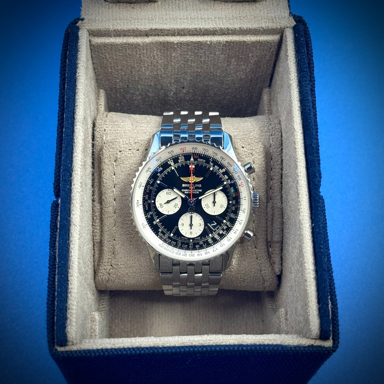 Breitling Navitimer 01 AB012012 – Black Dial – 43mm