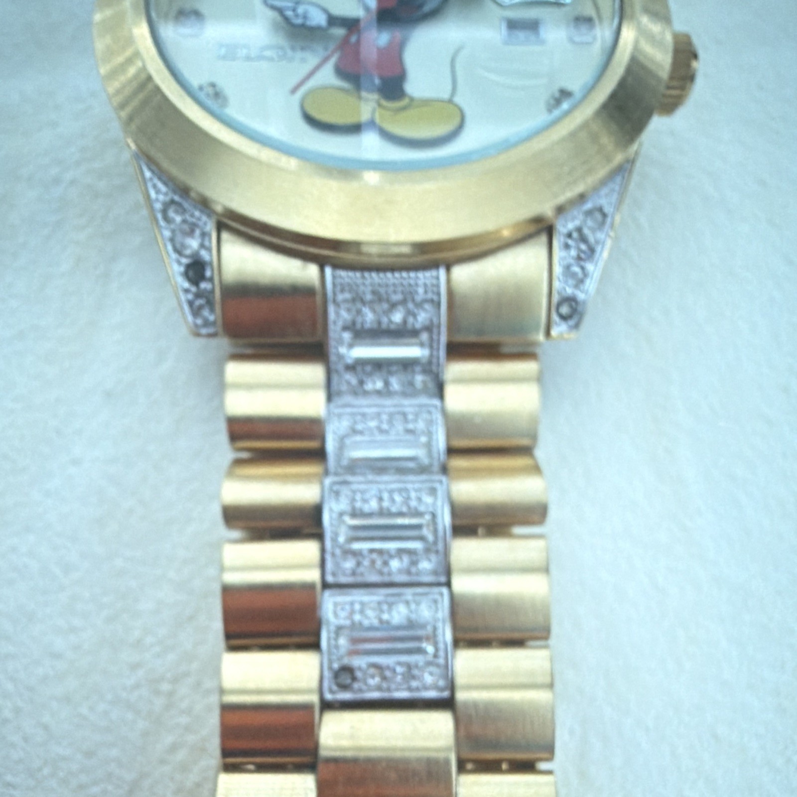 Elgin Disney Mickey Mouse Quartz Day/Date Gold Tone Metal Bracelet White Dial