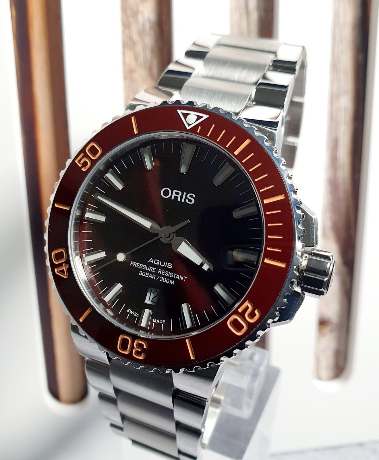 Oris Aquis Brown Dial Men’s Watch – 01 733 7730 4152 07 8 24 05PEB