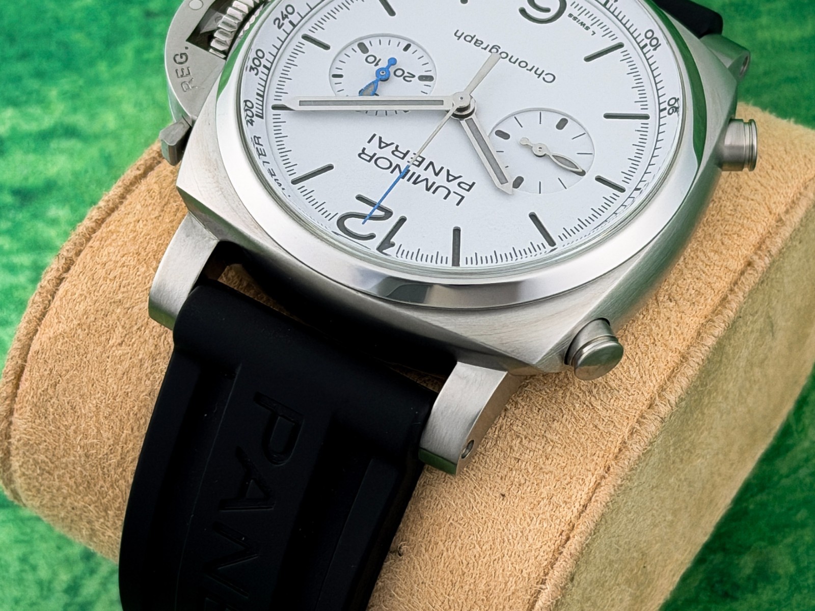 Panerai Luminor Chronograph White Dial 44mm – Ref PAM 01218 – Complete set 2024