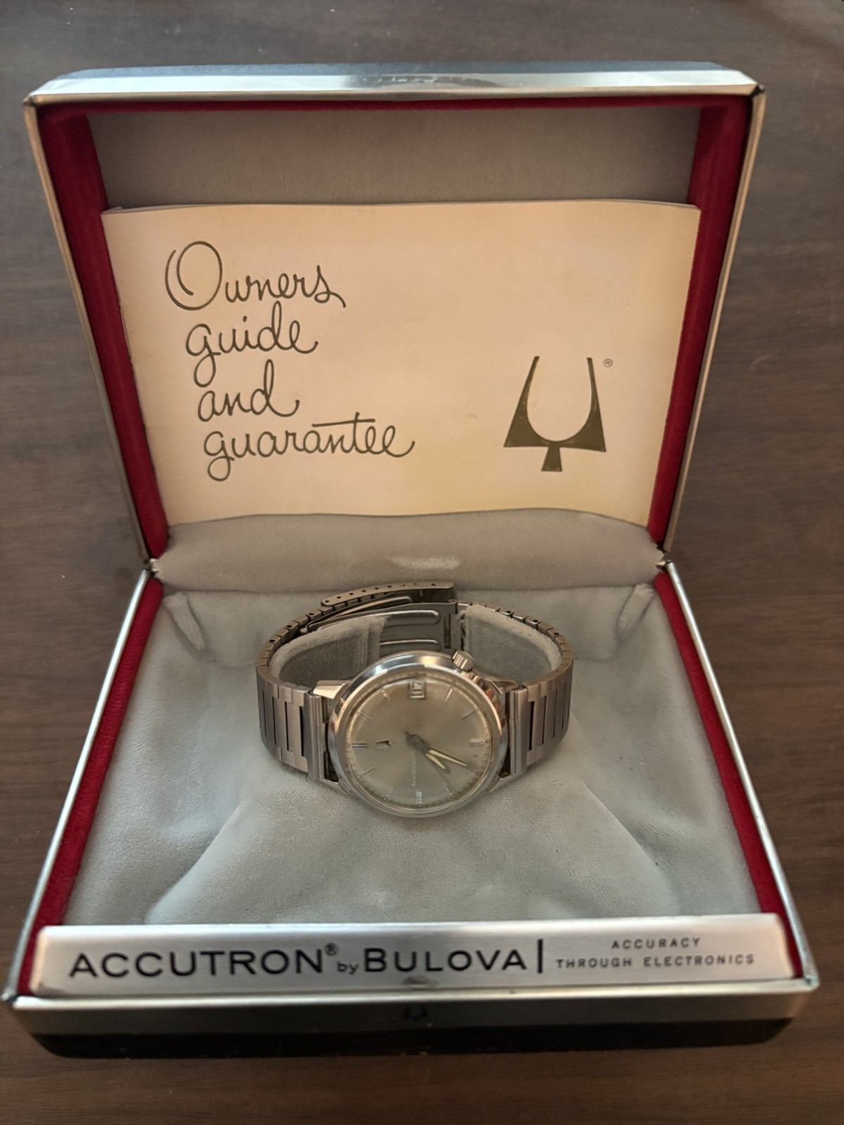 VINTAGE 1965 Bulova Accutron 218 M5 Stainless Steel – RUNNING FULL SET Box Paper