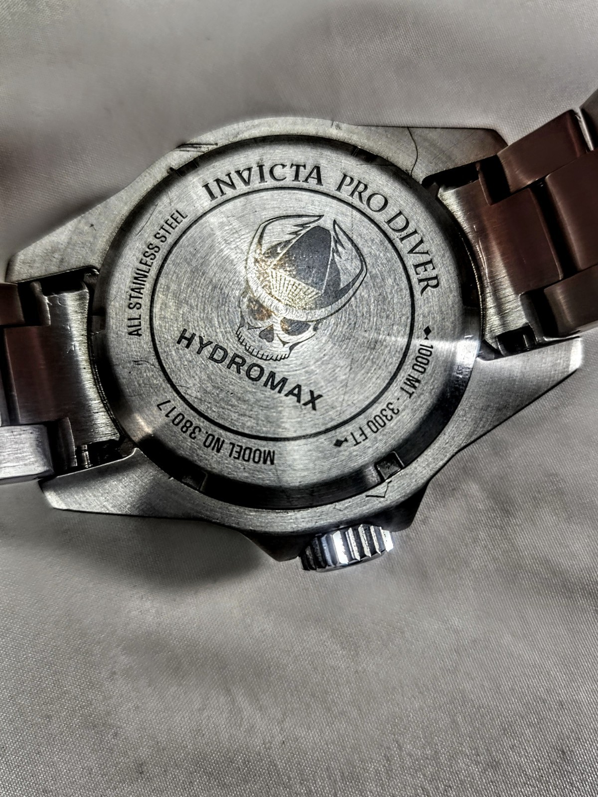 Invicta Hydromax Pro Diver Quartz Date Black Dial 1000m Stainless Steel