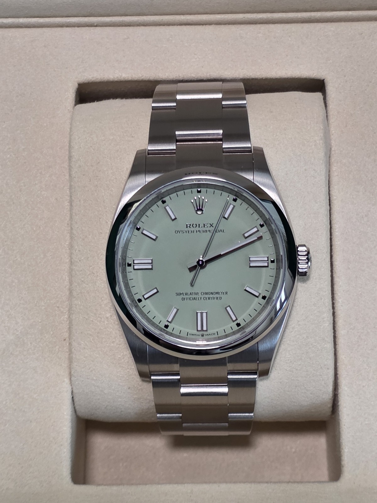 Rolex Oyster Perpetual 126000 36mm Pistachio