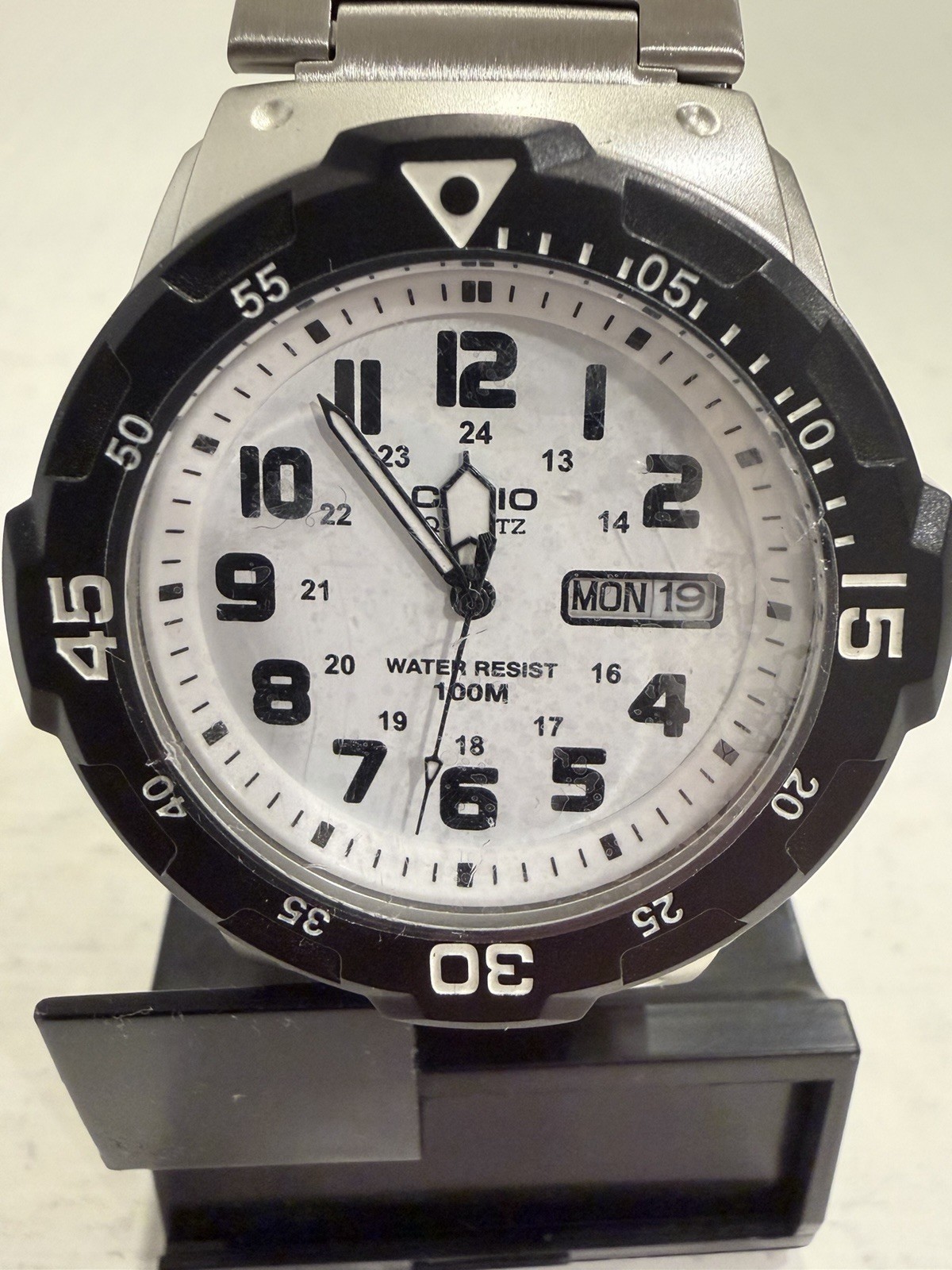 Casio Men’s Quartz Diver Style Stainless Steel Band Bracelet Watch MRW200HD-7BV