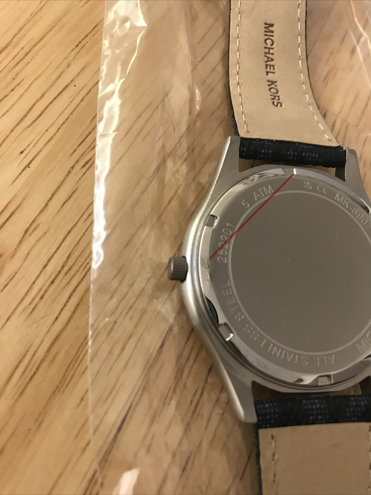 Authentic unisex Michael Kors slim Quartz watch brand new with tags and box