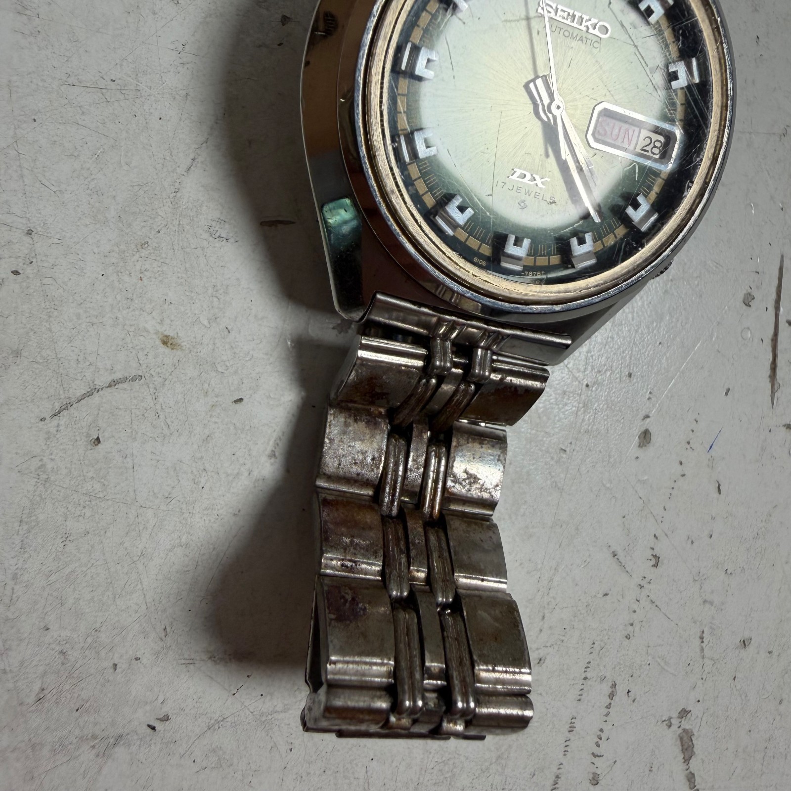 VTG Seiko DX Automatic 6106-7589 Silver-Tone 17 Jewels Classic Analog Wristwatch