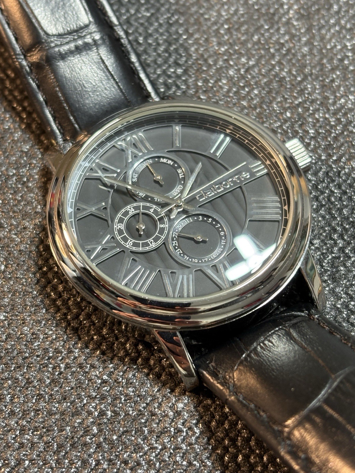 Claiborne Multifunctional Dial Men 44mm Watch Silver Tone/Black Leather,New Bat