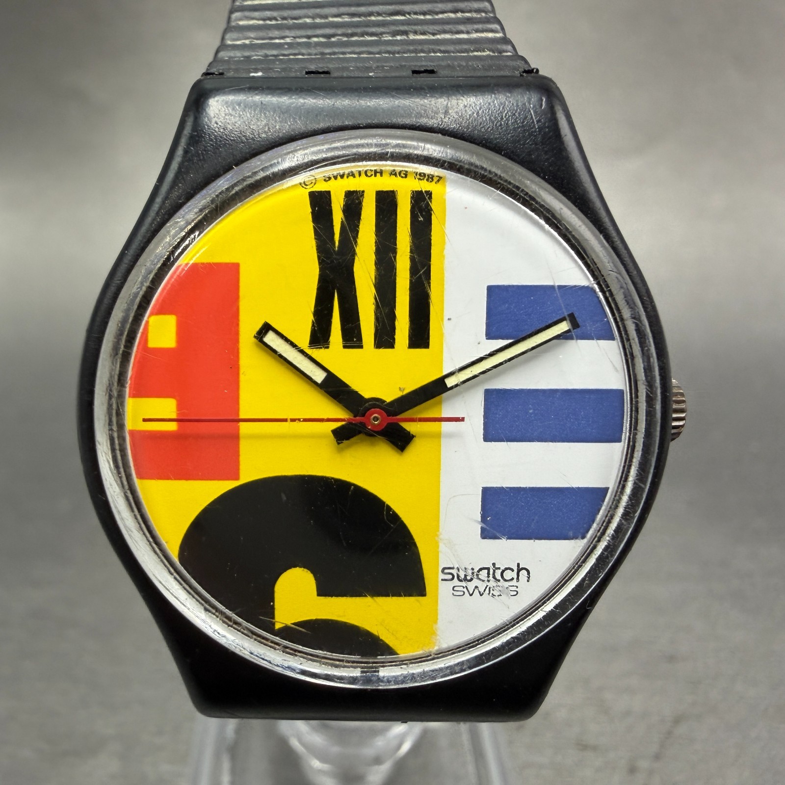 Swatch Nine to Six watch Men 34mm Yellow Dial Black Tone Round GB117 New Battery