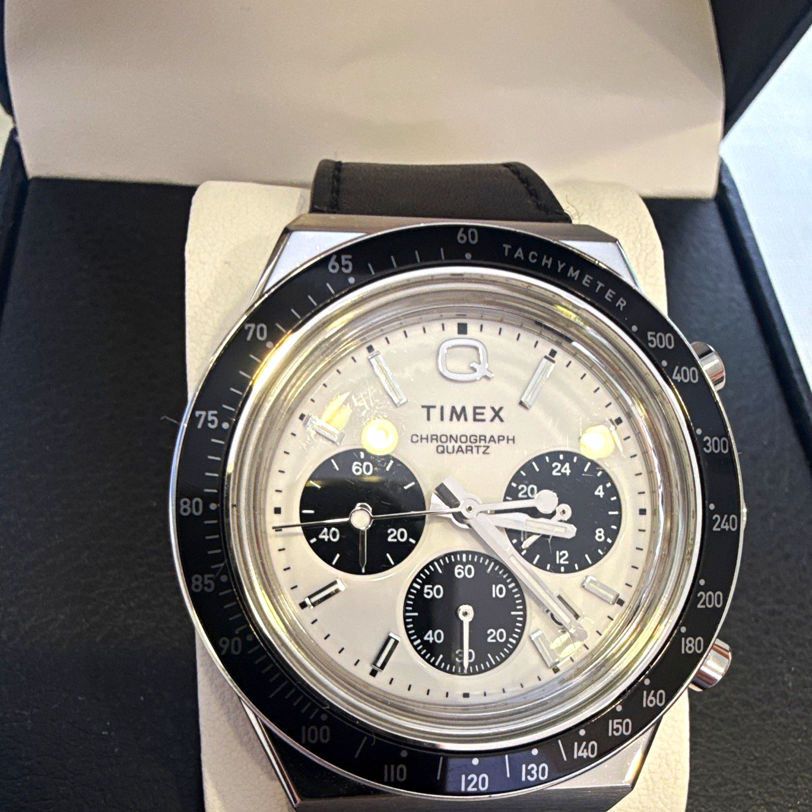 Timex Q Men’s Chronograph Quartz Tachymeter Date 40mm Silver, Black Leather
