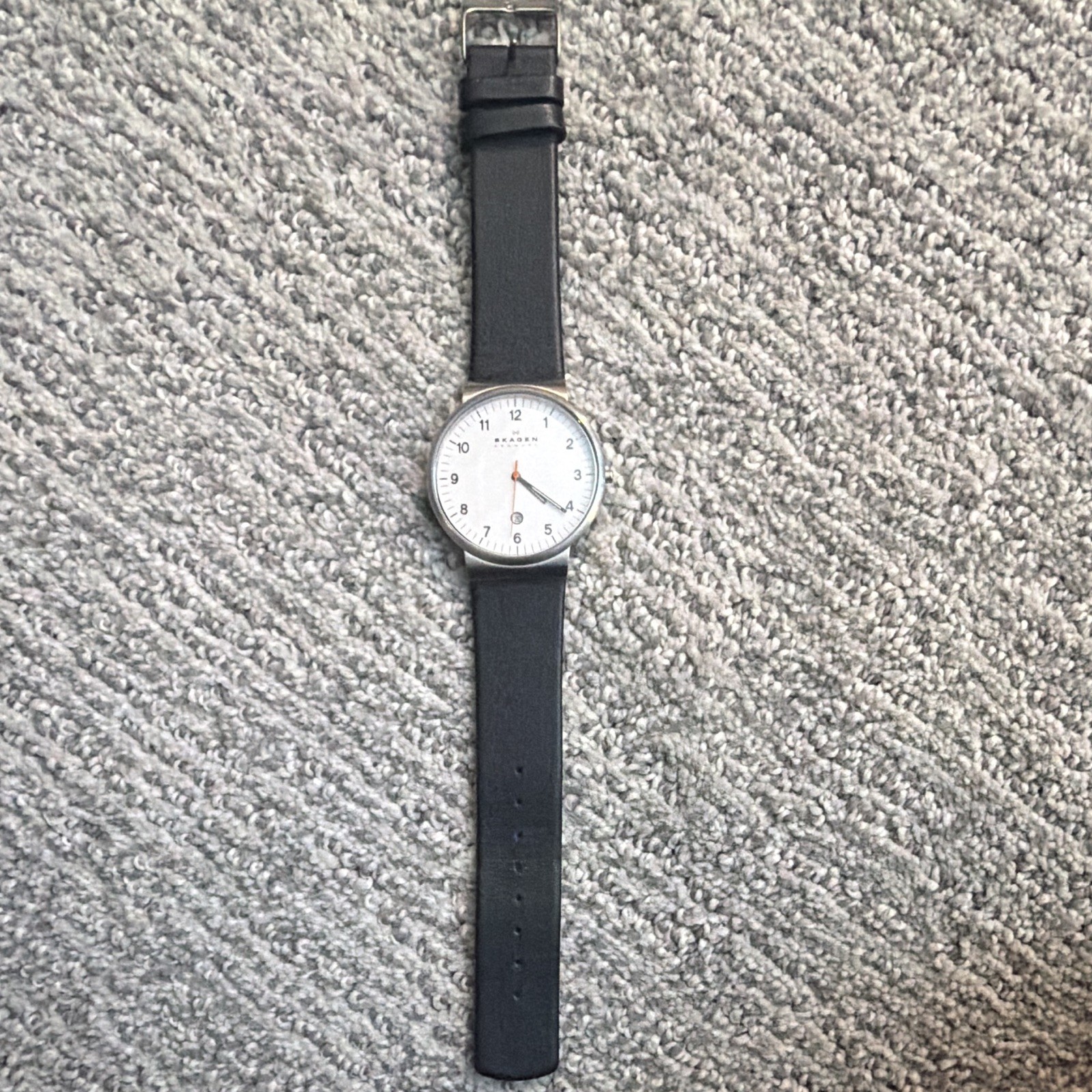 Skagen SKW6024 Quartz Analog 40mm SS White Dial Black Leather Date 3 ATM