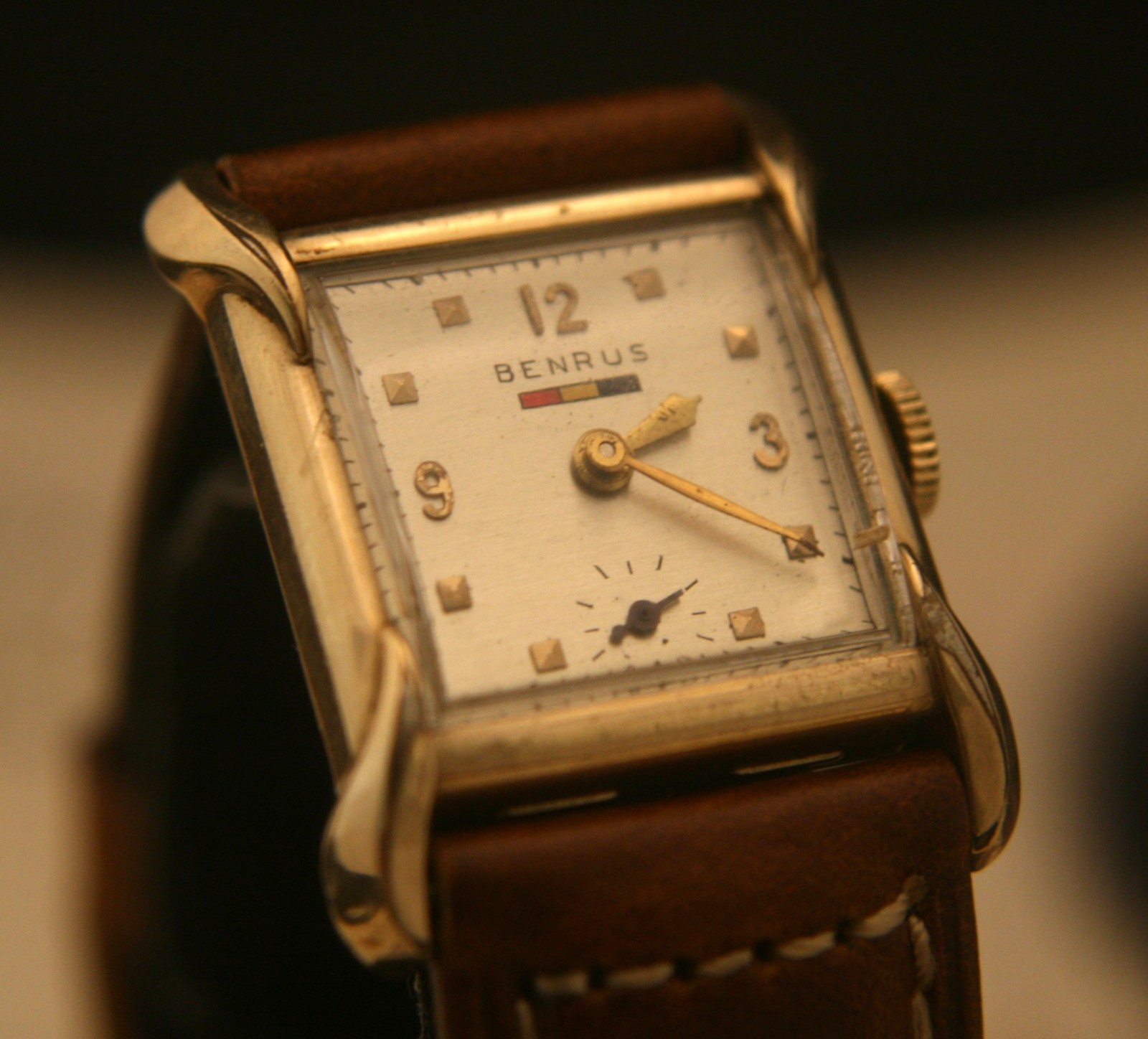 Men’s unusual vintage 1950’s Art Deco gold dress winged lugs wristwatch, running